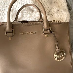 Michael Kors Large Nude Leather Tote, Hand Bag
